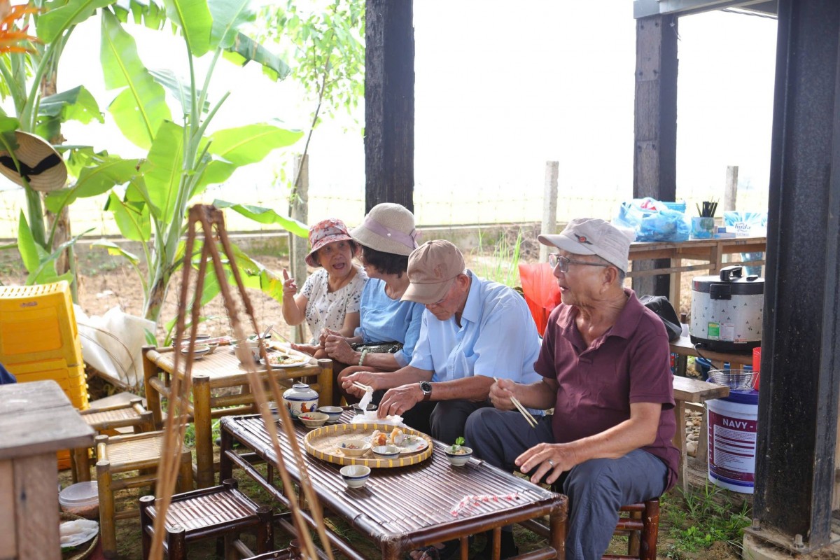 Phiên chợ quê “Mì xưa mì sớm” tái hiện sinh động đời sống làng quê Việt Nam.