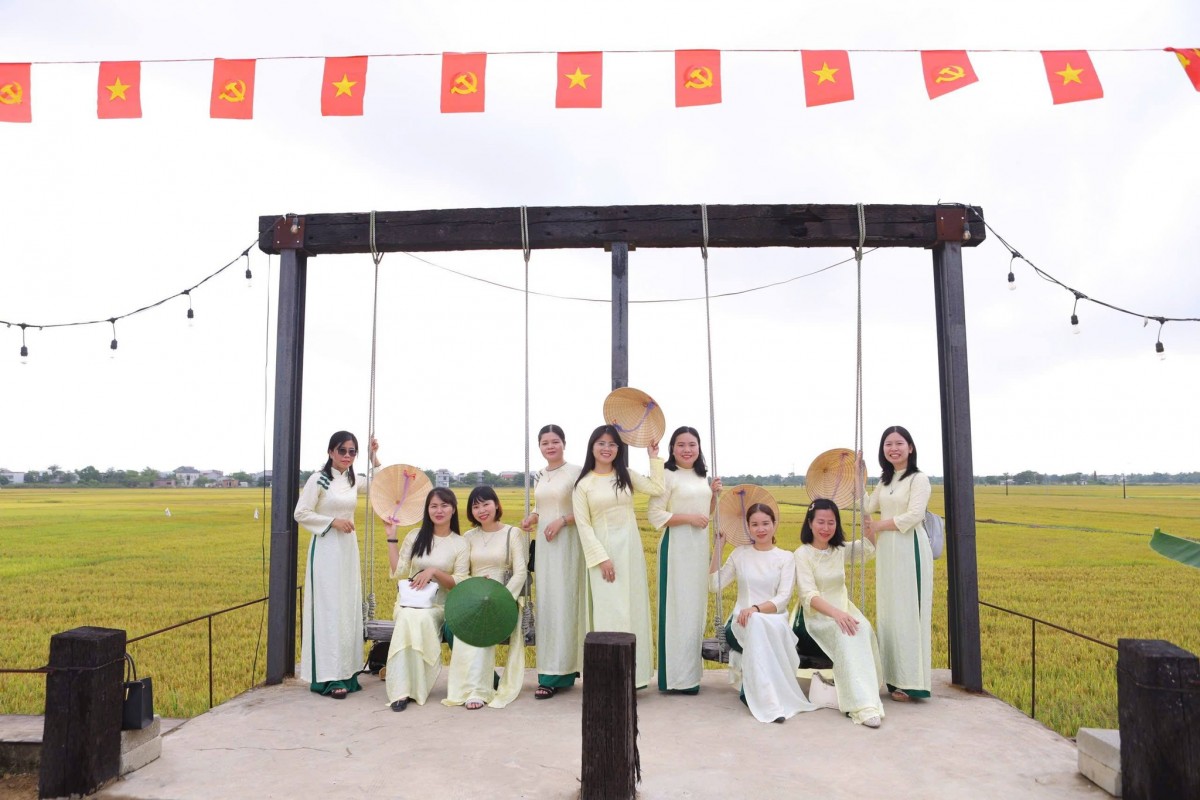 Phiên chợ quê “Mì xưa mì sớm” tái hiện sinh động đời sống làng quê Việt Nam.