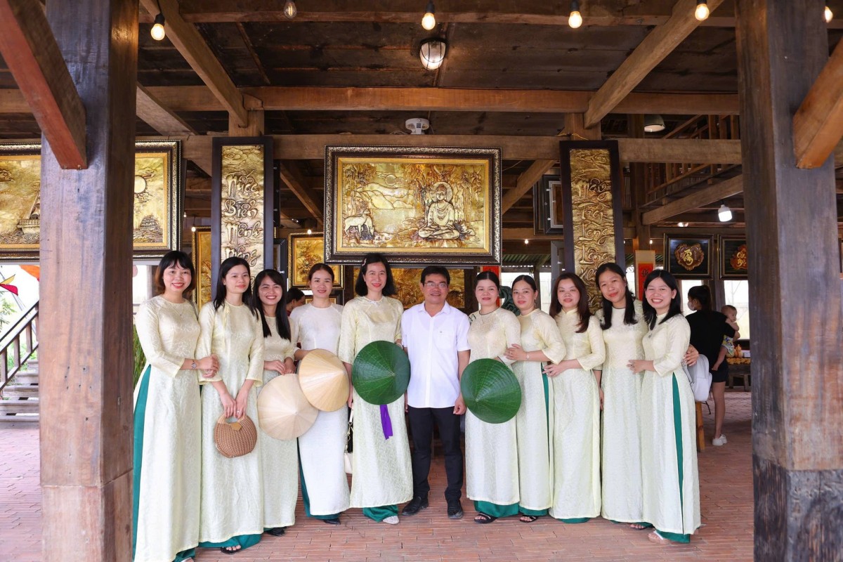 Phiên chợ quê “Mì xưa mì sớm” tái hiện sinh động đời sống làng quê Việt Nam.