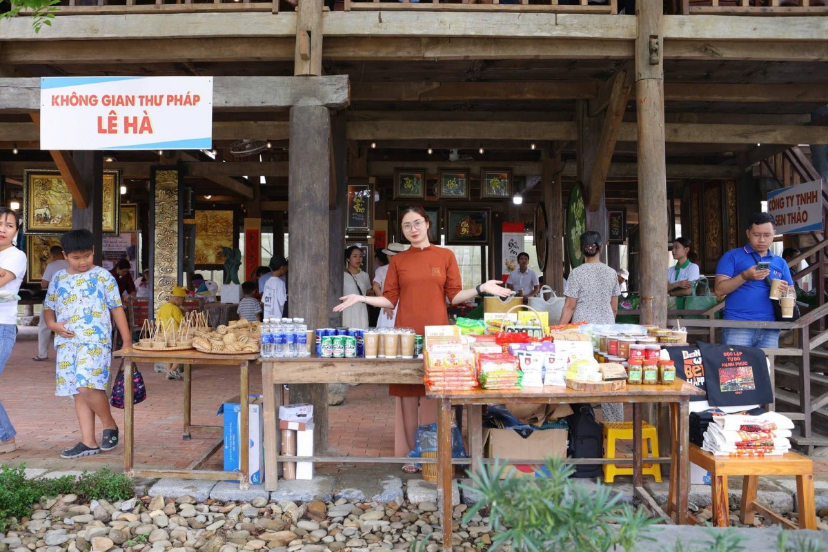 Phiên chợ quê “Mì xưa mì sớm” tái hiện sinh động đời sống làng quê Việt Nam.
