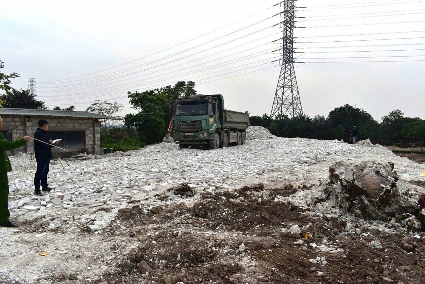 Hưng Yên: Đề nghị truy tố về hành vi “đầu độc” môi trường bằng chất thải rắn