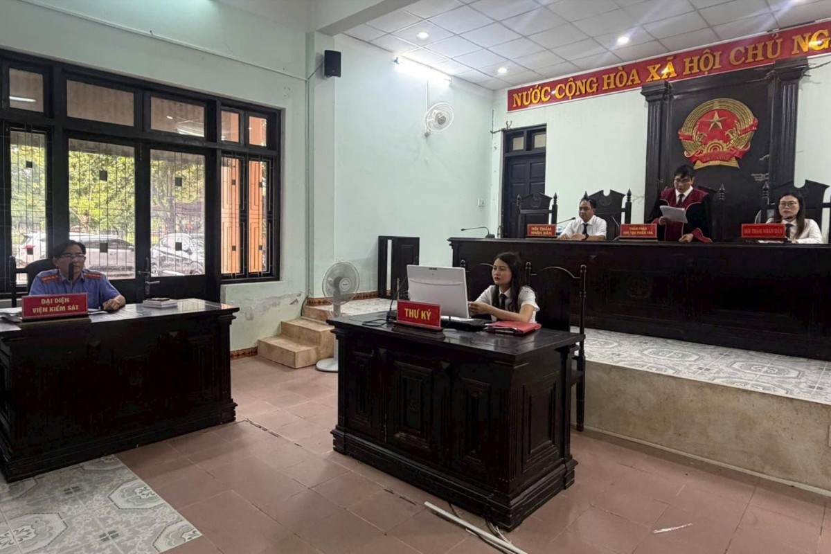 Quang cảnh tại phiên toà xét xử các bị cáo