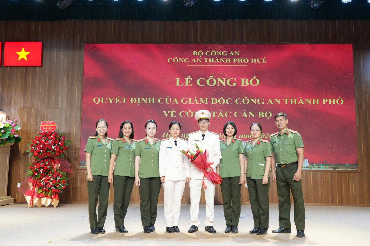 Công an Tp. Huế thăng cấp bậc hàm, kiện toàn đội ngũ cán bộ lãnh đạo, chỉ huy