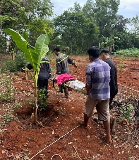 Giải cứu thành công người đàn ông rơi xuống giếng sâu 35m giữa rẫy