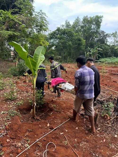 Giải cứu thành công người đàn ông rơi xuống giếng sâu 35m giữa rẫy