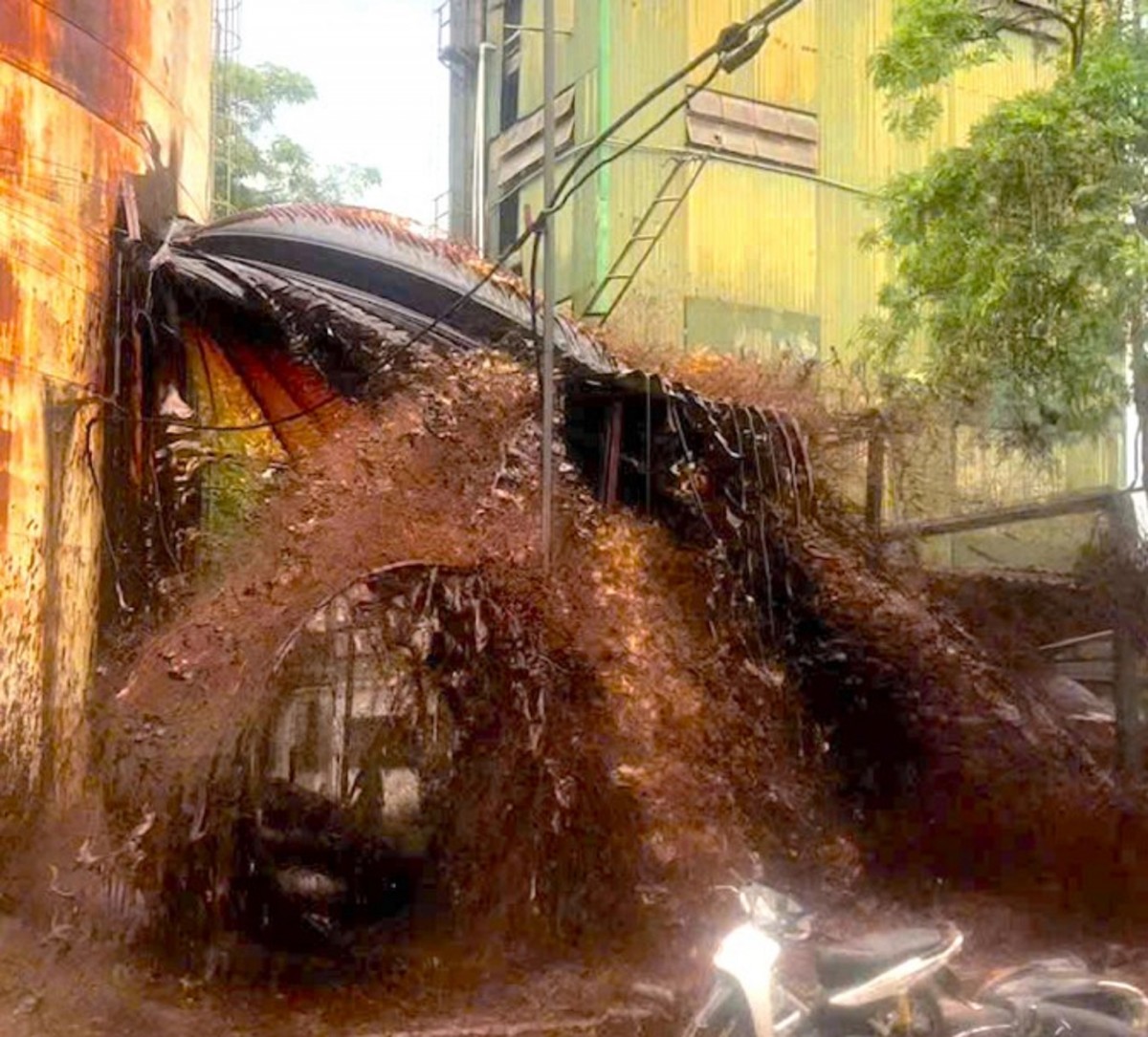 Nghệ An: Giông, lốc, mưa đá khiến 750 nhà cửa bị ảnh hưởng, hơn 3.200ha lúa, hoa màu thiệt hại