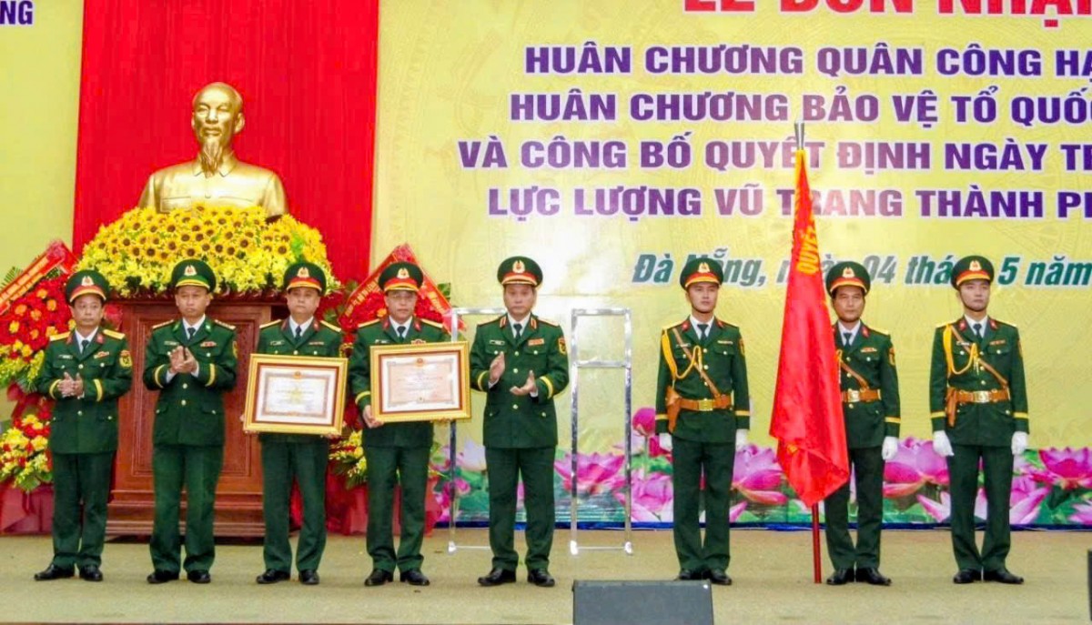 Lực lượng vũ trang TP. Đà Nẵng đón nhận Huân chương Quân công hạng Nhất