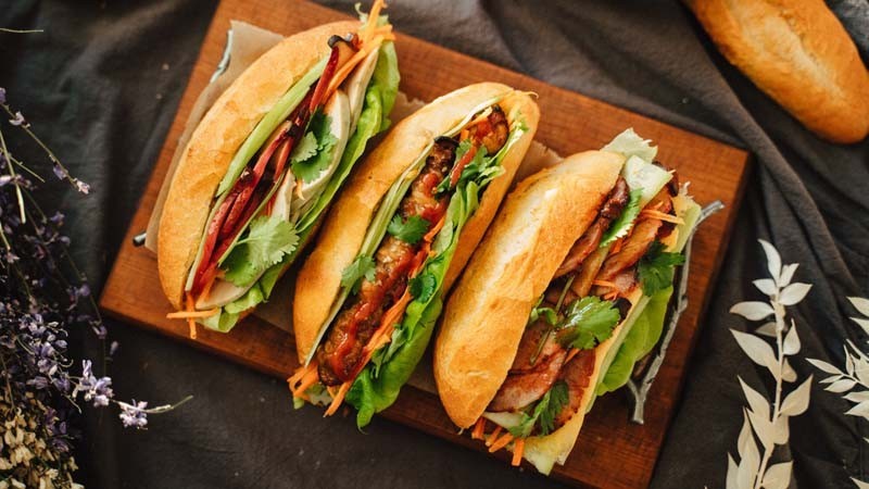 Chưa xác định nguyên nhân vụ nghi ngộ độc do bánh mỳ khiến 68 người nhập viện ở Quảng Trị