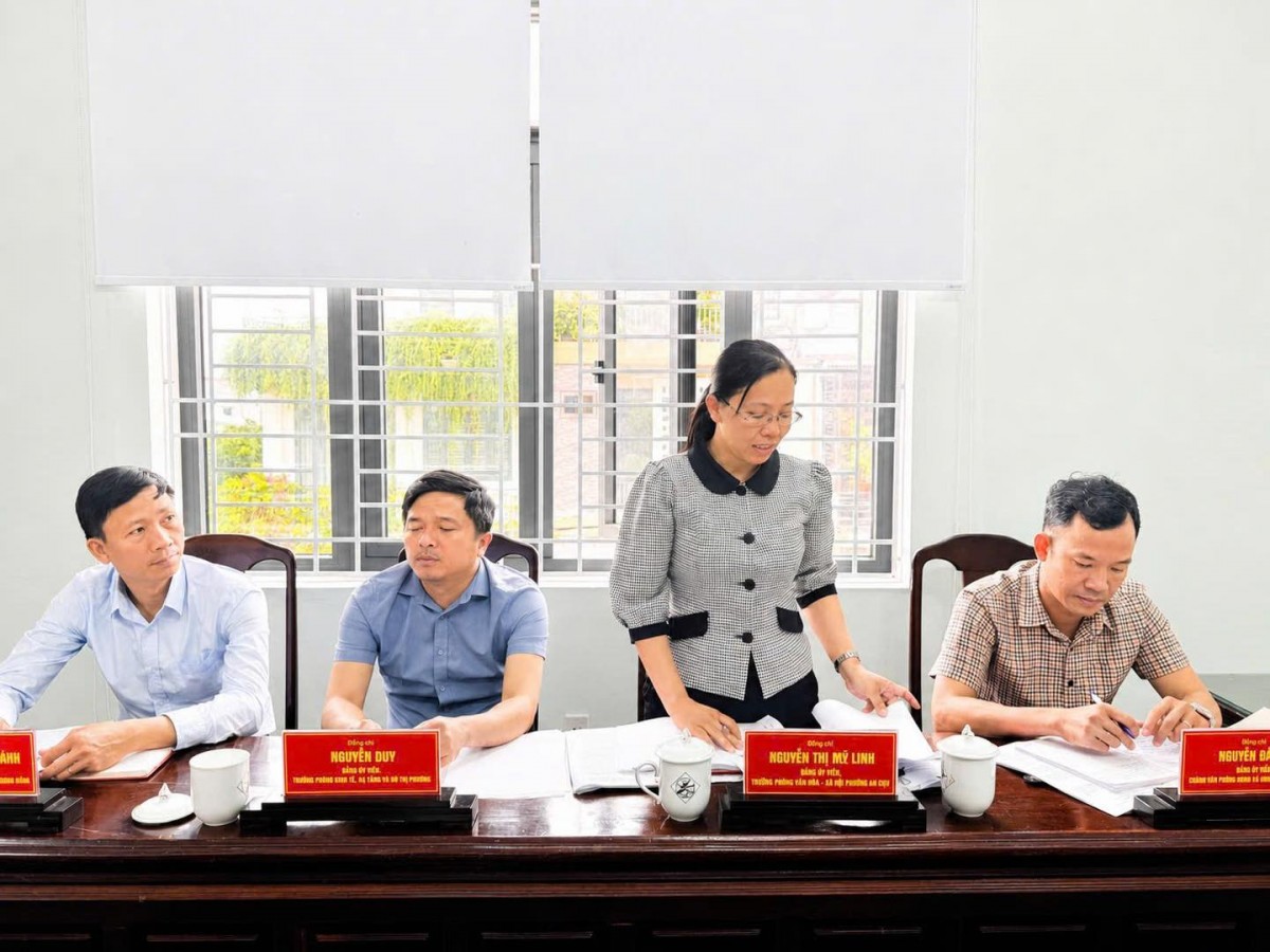 Đại diện các đơn vị báo cáo kết quả thực hiện nhiệm vụ