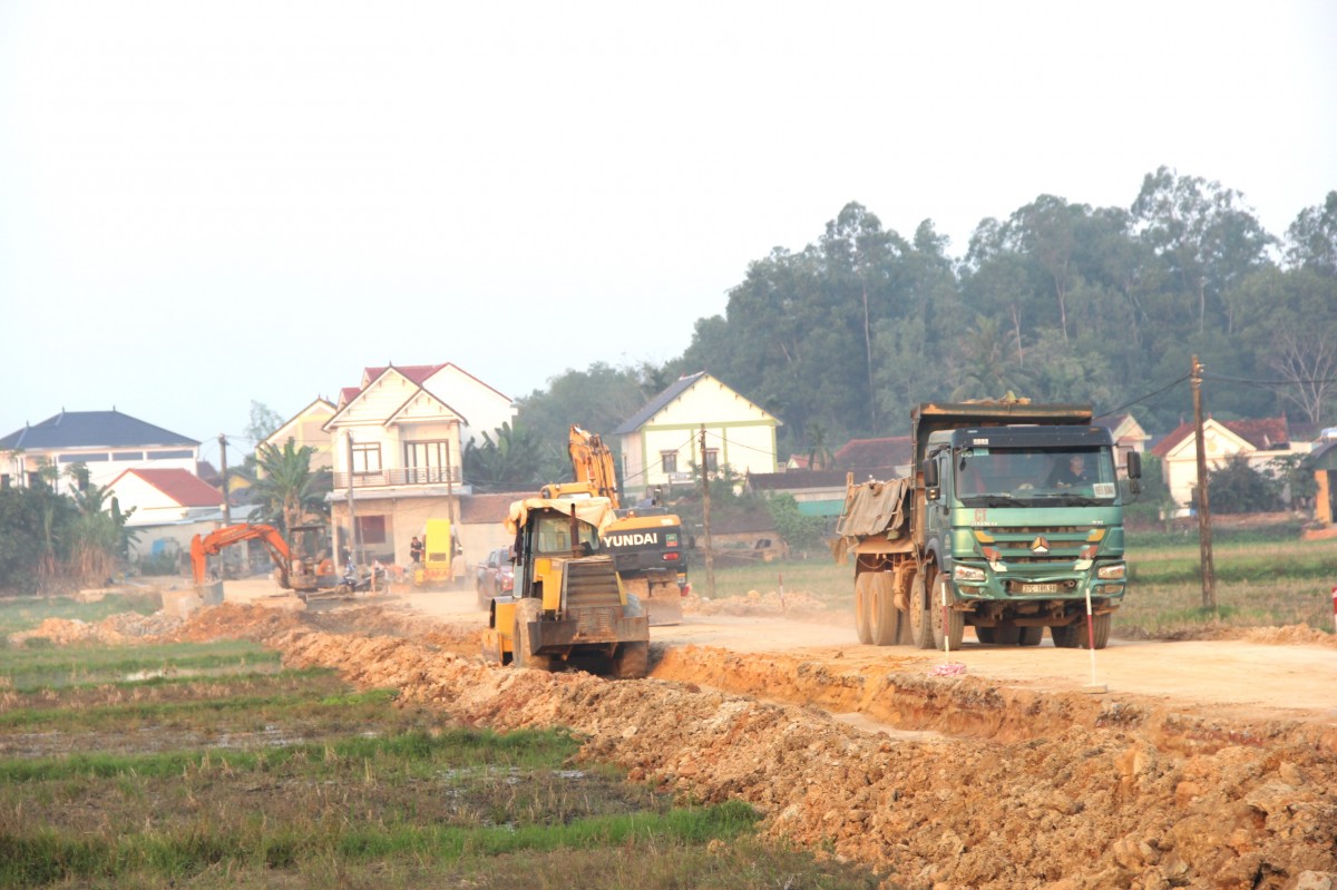 Nghệ An “tuýt còi” các nhà thầu yếu kém, đẩy nhanh giải ngân vốn đầu tư công
