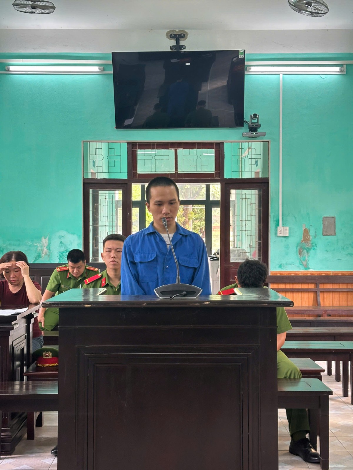 Hội đồng xét xử