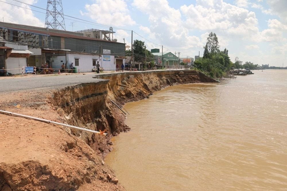 ĐBSCL triển khai 8 dự án hơn 32.000 tỷ đồng ứng phó sụt lún, sạt lở và hạn mặn