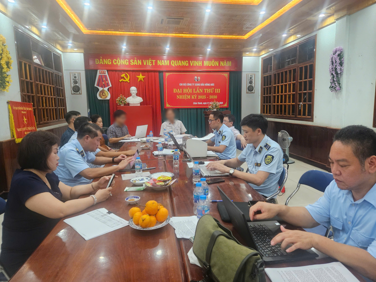 Xử phạt hai doanh nghiệp đầu mối vi phạm dự trữ xăng dầu bắt buộc