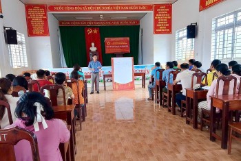 Tập huấn kỹ thuật thâm canh cà phê thích ứng biến đổi khí hậu cho nông dân