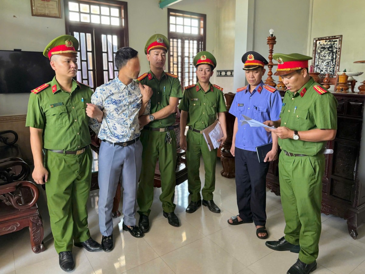 thi hành lệnh bắt 