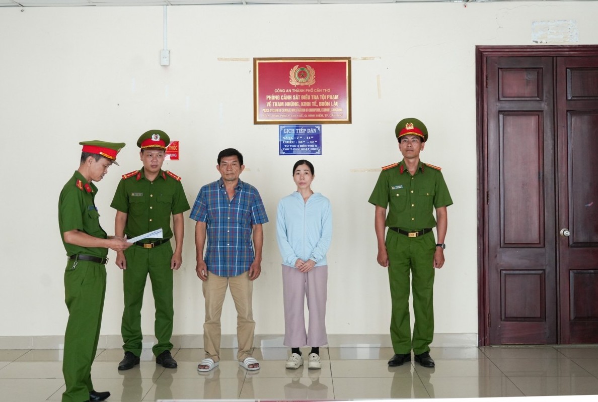 Cần Thơ: Triệt phá cơ sở sản xuất nước hoa giả quy mô lớn