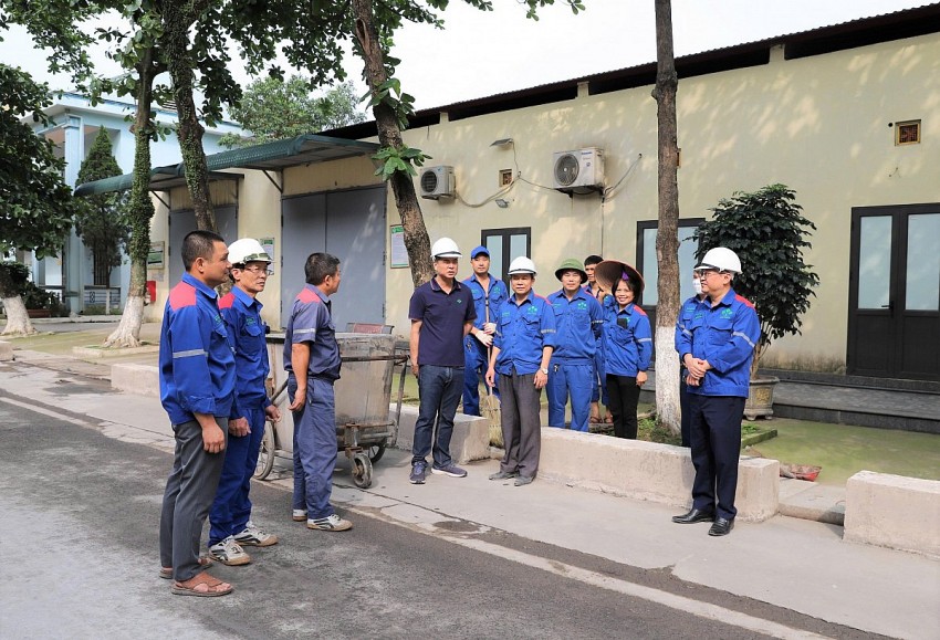 Sôi nổi buổi ra quân tổng vệ sinh toàn Công ty Supe Lâm Thao