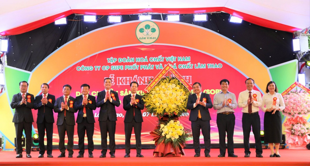 Supe Lâm Thao và 