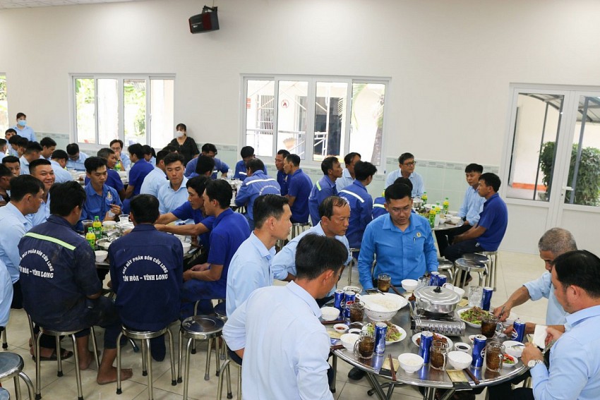 Nhà máy Phân bón Cửu Long: Sôi nổi Hội thi “An toàn vệ sinh viên giỏi năm 2026” và ấm áp “Bữa cơm Công đoàn”