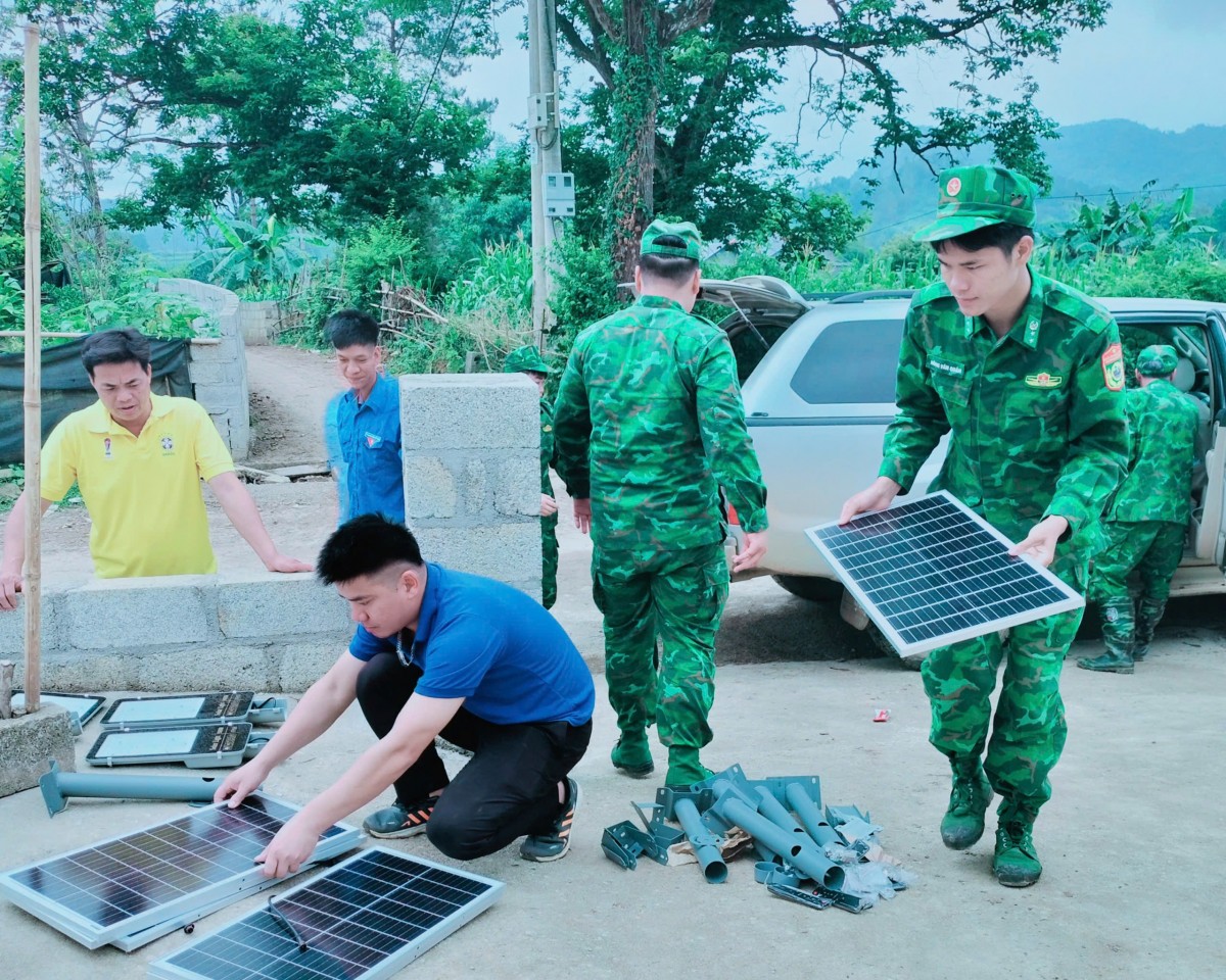 Cao Bằng: Đồn Biên phòng Ngọc Côn phối hợp tổ chức Chương trình “Thắp sáng vùng biên”