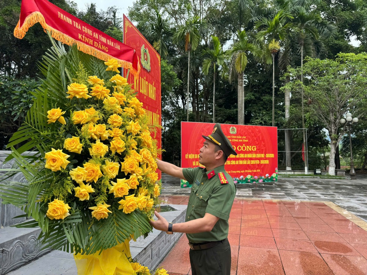 Thanh tra Công an tỉnh Đắk Lắk báo công tại Khu di tích lịch sử Nha Công an Trung ương