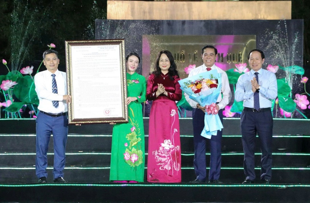 Trang trọng khai mạc Lễ hội Làng Sen năm 2026