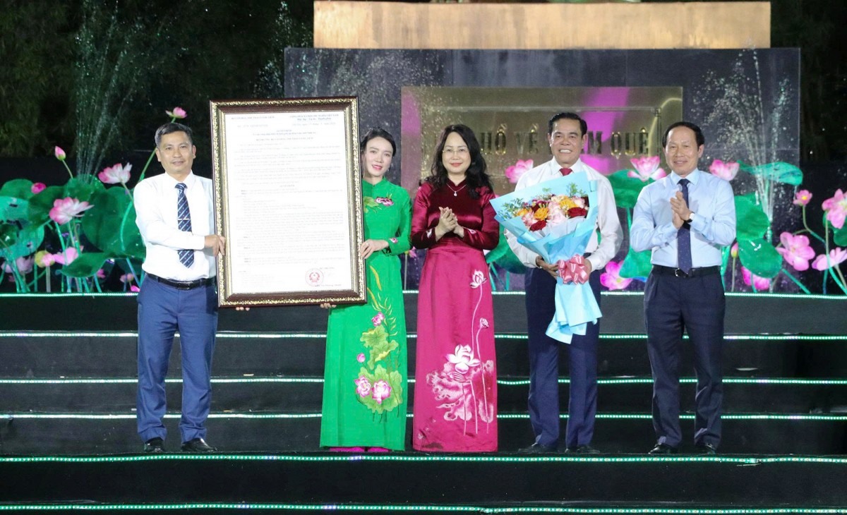 Trang trọng khai mạc Lễ hội Làng Sen năm 2026