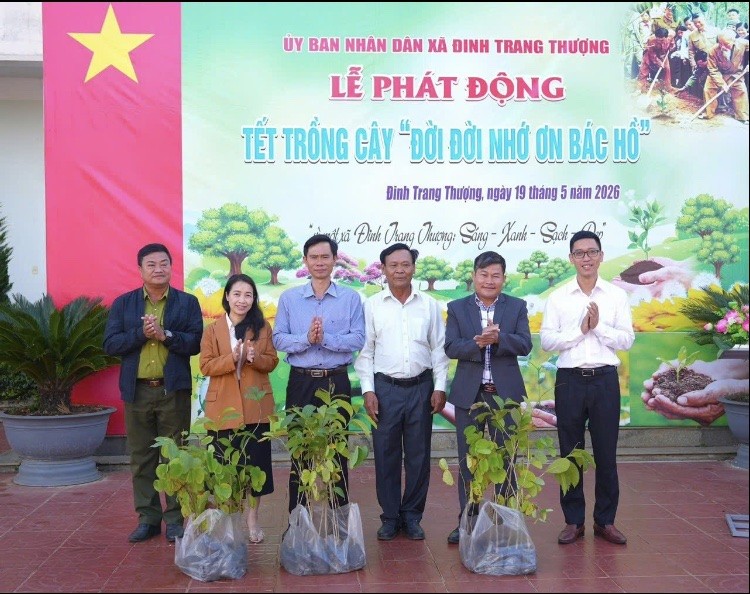 Lâm Đồng: UBND xã Đinh Trang Thượng phát động lễ trồng cây nhân kỷ niệm ngày sinh Chủ tịch Hồ Chí Minh