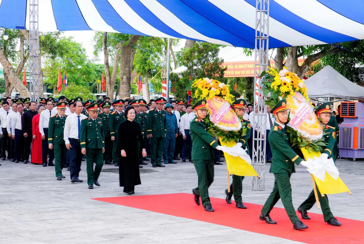 Nghệ An an táng 80 hài cốt liệt sĩ quân tình nguyện hy sinh trên đất bạn Lào