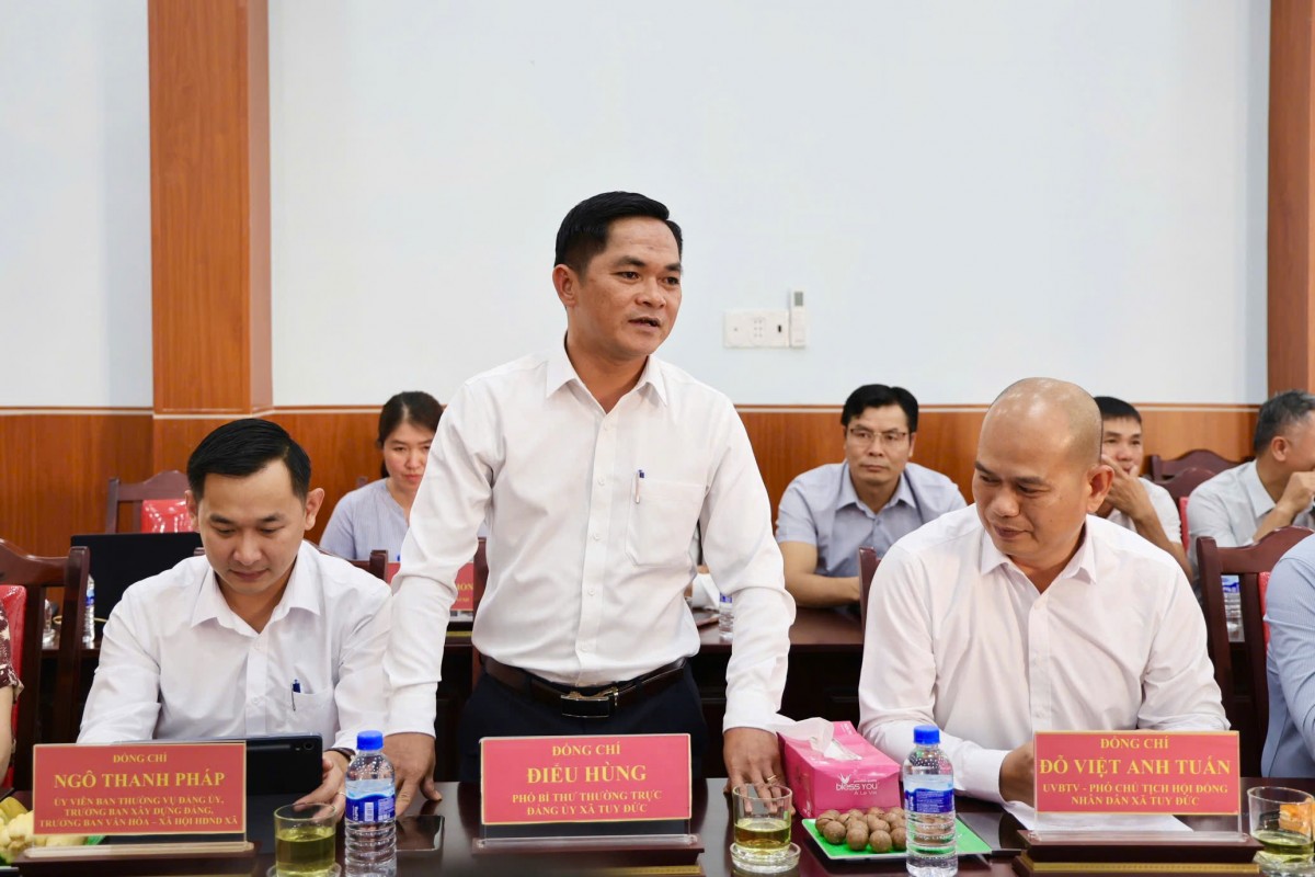 Đoàn đại biểu HĐND xã Hòa Long, tỉnh Đồng Tháp trao đổi kinh nghiệm tại xã Tuy Đức, Lâm Đồng
