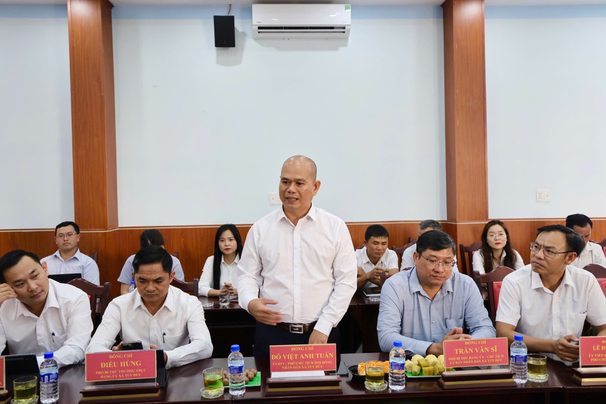 Đoàn đại biểu HĐND xã Hòa Long, tỉnh Đồng Tháp trao đổi kinh nghiệm tại xã Tuy Đức, Lâm Đồng