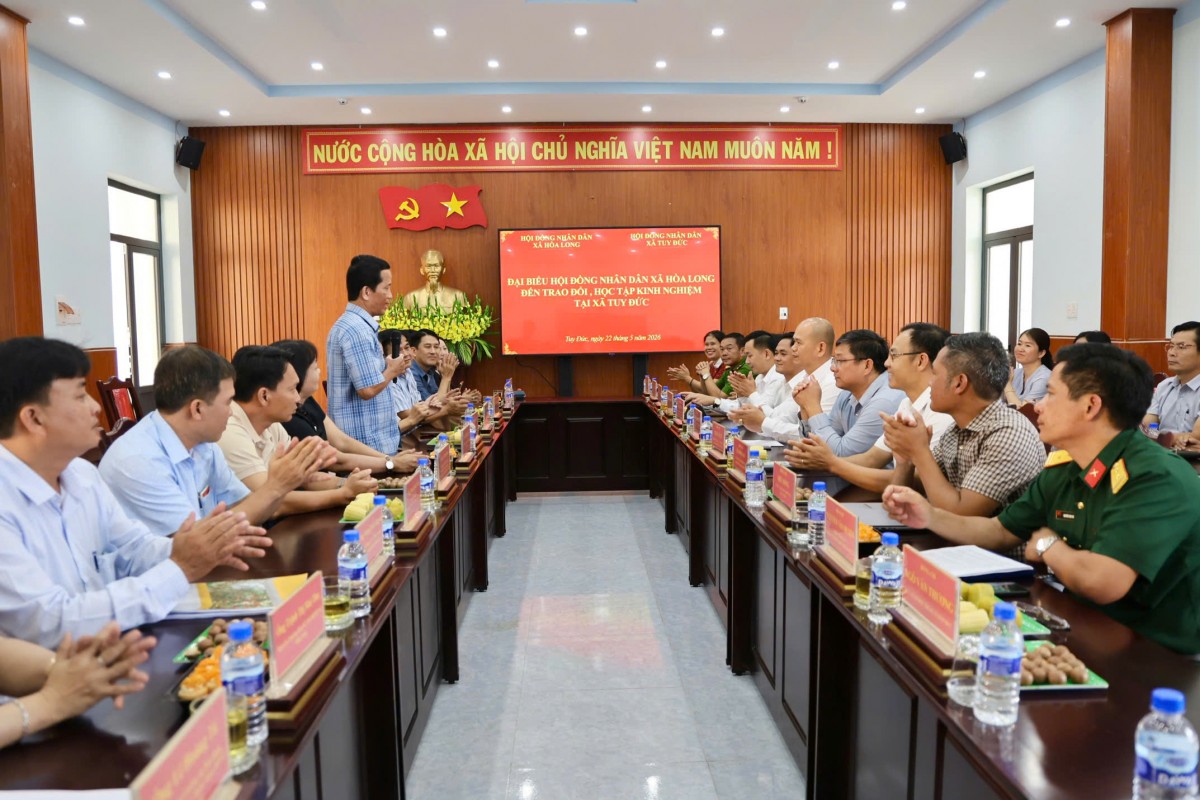 Đoàn đại biểu HĐND xã Hòa Long, tỉnh Đồng Tháp trao đổi kinh nghiệm tại xã Tuy Đức, Lâm Đồng