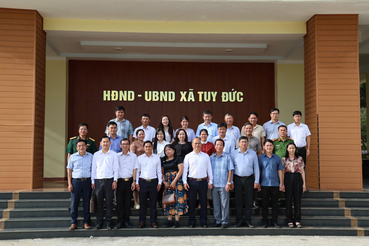 Đoàn đại biểu HĐND xã Hòa Long, tỉnh Đồng Tháp trao đổi kinh nghiệm tại xã Tuy Đức, Lâm Đồng