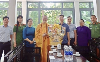 Tp. Huế: Phường Mỹ Thượng thăm, chúc mừng các cơ sở Phật giáo nhân Đại lễ Phật đản 2026