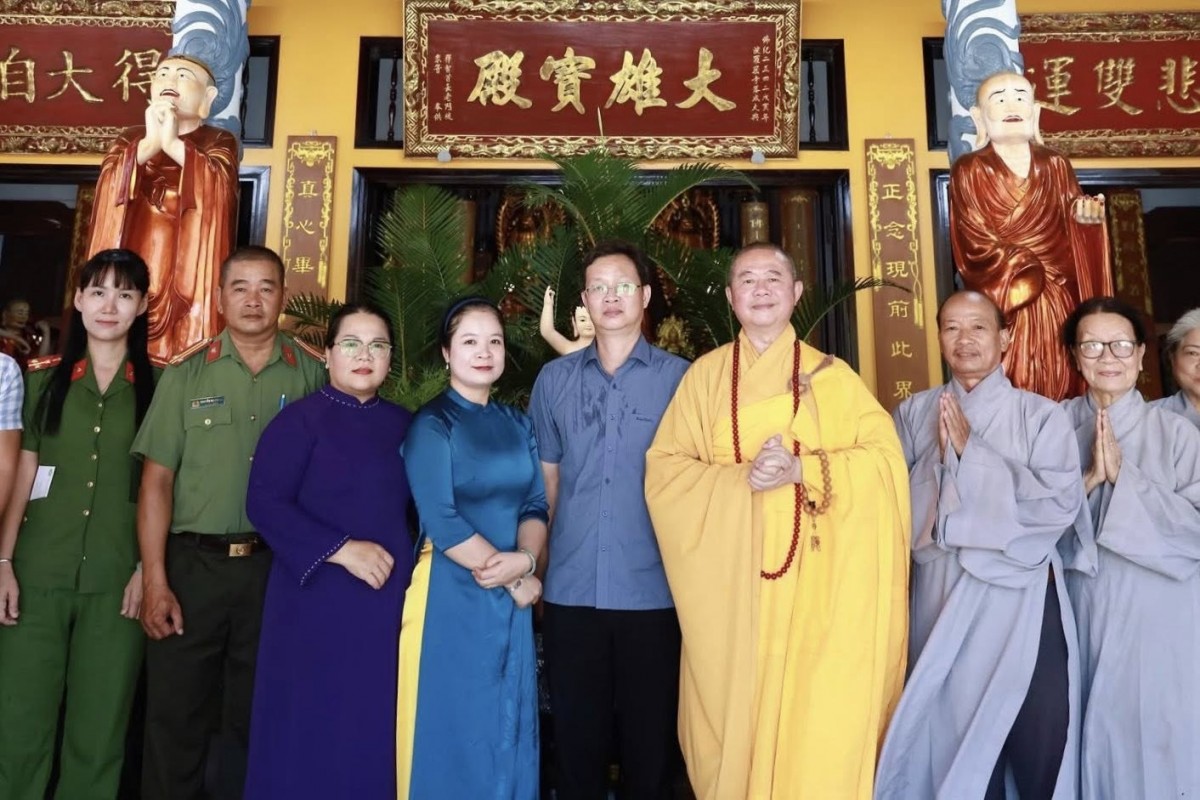 Lãnh đạo địa phương