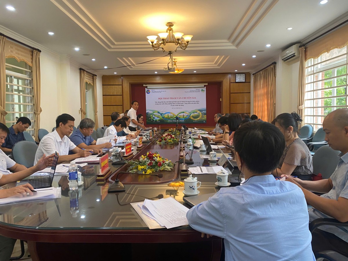Toàn cảnh Hội thảo tham vấn chuyên gia về xây dựng bộ tiêu chí đánh giá hiệu quả sử dụng tài nguyên thiên nhiên trong sản xuất nông nghiệp hữu cơ tuần hoàn vùng miền núi phía Bắc.