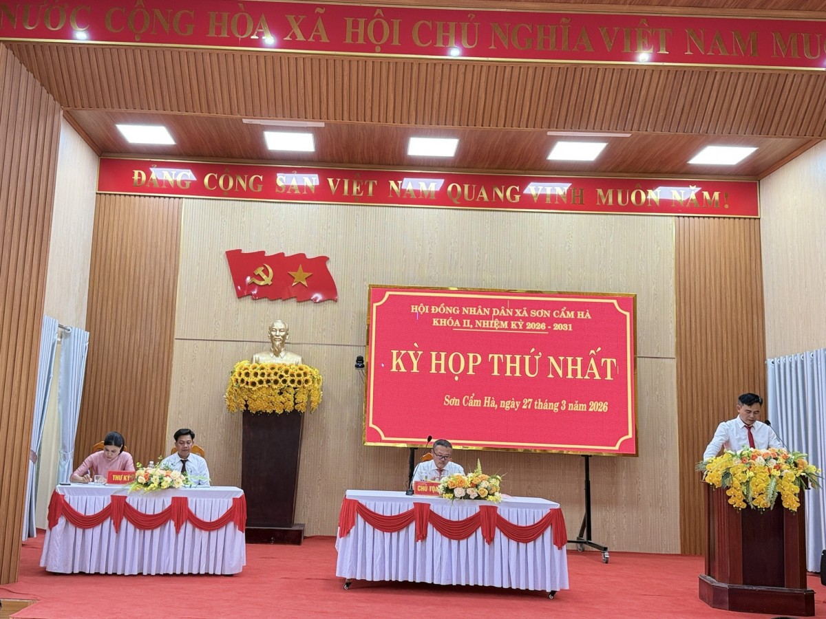 Kỳ họp đầu tiên của HĐND xã Sơn Cẩm Hà khóa II thể hiện quyết tâm xây dựng chính quyền hoạt động hiệu lực, hiệu quả, gần dân và vì dân.