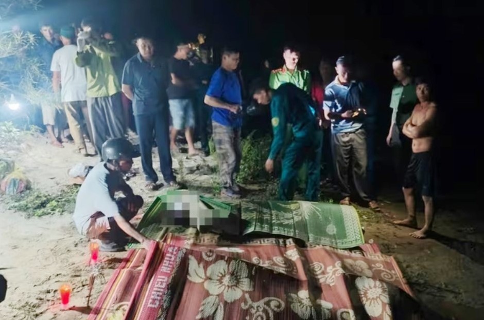 Lật thuyền trên sông Ngàn Phố, 3 trẻ em, 1 phụ nữ vong thương tâm