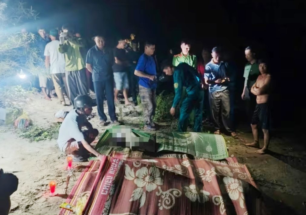 Hà Tĩnh: Lật thuyền trên sông Ngàn Phố, 4 người tử vong