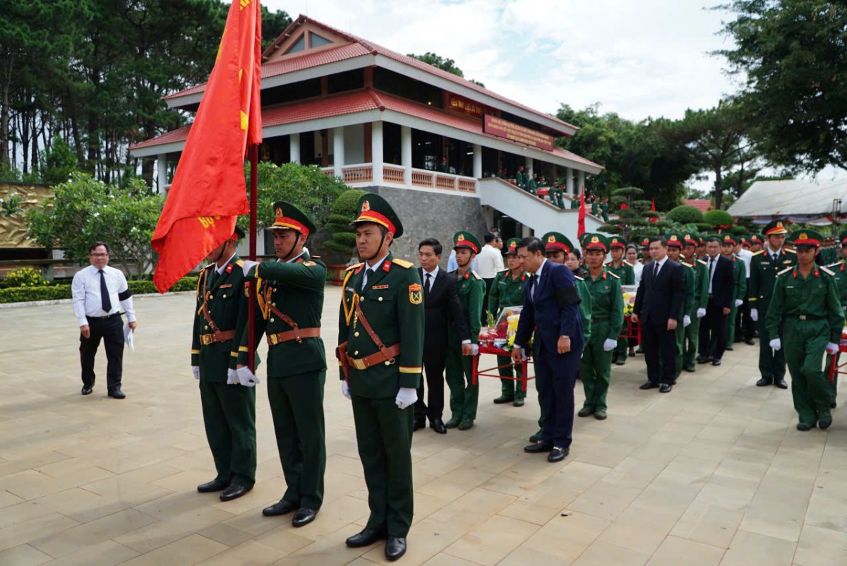 Đắk Lắk đón nhận 27 hài cốt liệt sĩ quân tình nguyện và chuyên gia Việt Nam hy sinh tại Campuchia
