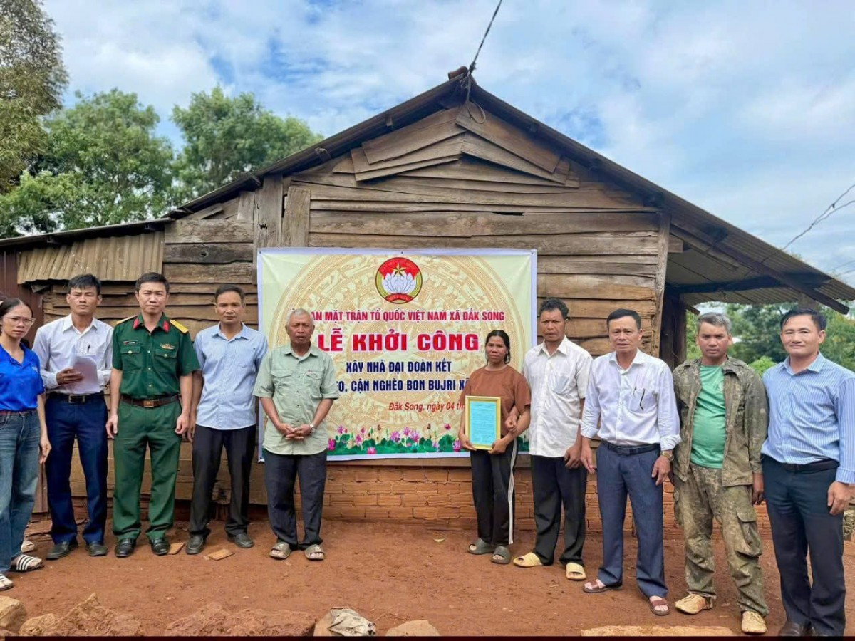 Lâm Đồng: Xã Đắk Song tổ chức Lễ khởi công xây dựng Nhà đại đoàn kết cho hộ nghèo