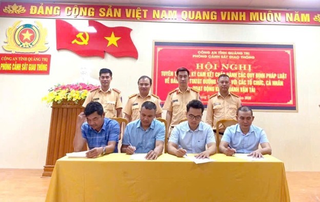 Quảng Trị: Doanh nghiệp vận tải ký cam kết chấp hành các quy định pháp luật trong hoạt động kinh doanh