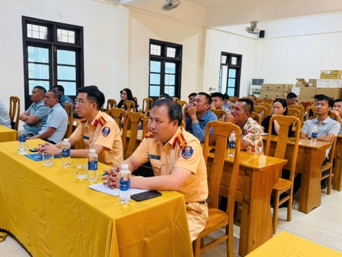 Quảng Trị: Doanh nghiệp vận tải ký cam kết chấp hành các quy định pháp luật trong hoạt động kinh doanh