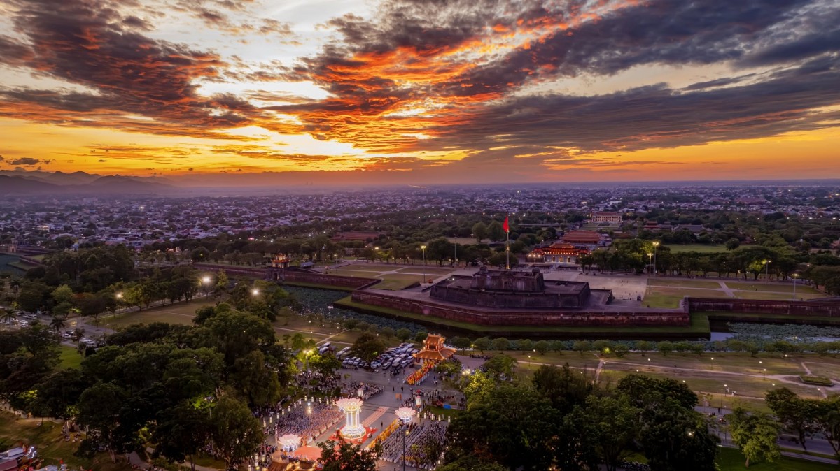 Tp. Huế: Lan tỏa thông điệp hòa bình từ Lễ hội Hoa đăng bên dòng Hương Giang