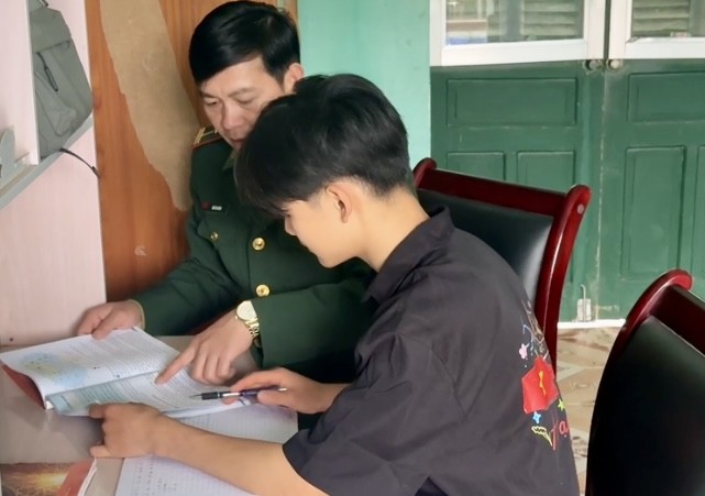Chắp cánh tương lai trẻ em vùng biên bằng tình yêu người lính quân hàm xanh