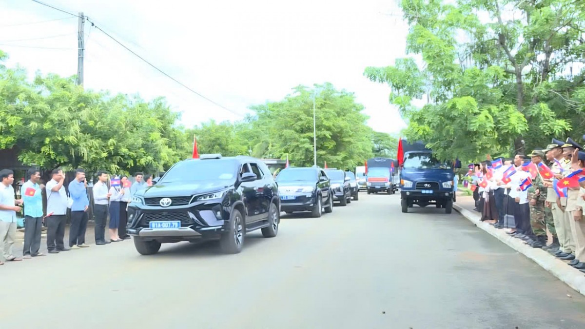 Gia Lai: Trang trọng tổ chức lễ tiễn và bàn giao hài cốt liệt sĩ hy sinh tại Campuchia