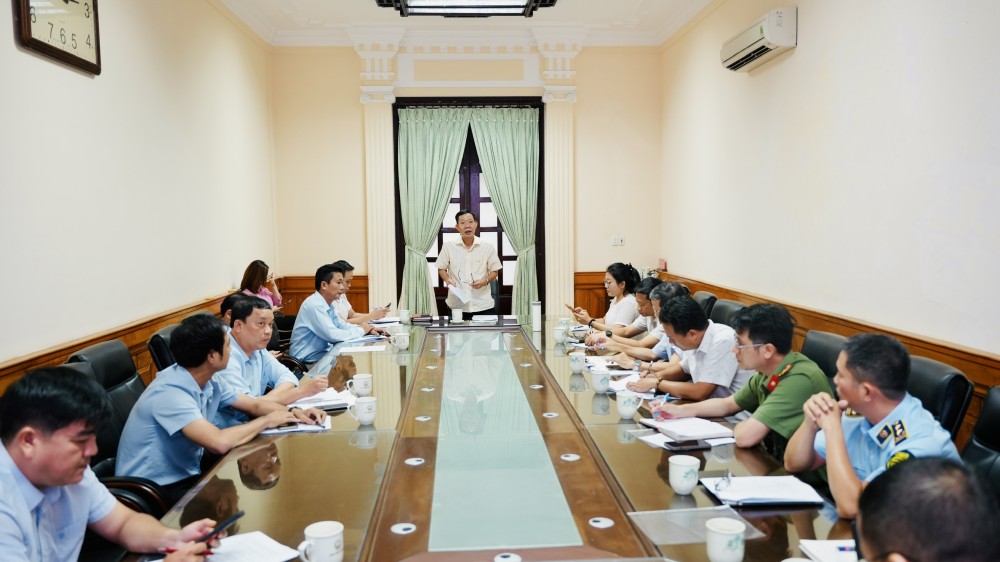 Quang cảnh cuộc họp