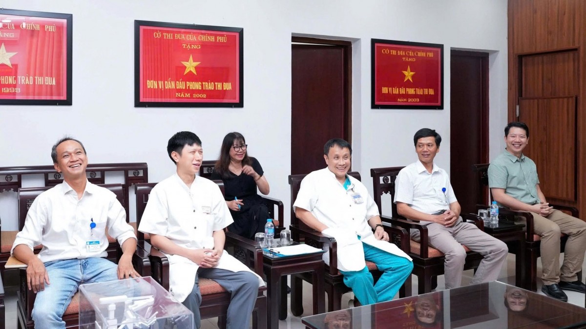 Quang cảnh buổi làm việc