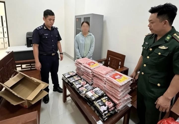 Cao Bằng: Phát hiện, xử lý vụ vận chuyển 90 kg xúc xích không có chứng từ hợp pháp