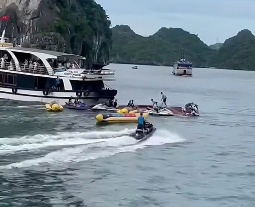 Lật tàu du lịch trên vịnh Lan Hạ, Cát Bà khiến một nữ du khách tử vong